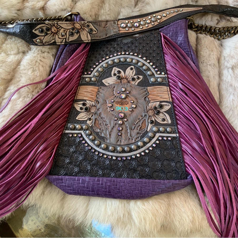 Heritage Brand Lyrik, #903. Leather w/fuchsia fringe and carved steer skull OOAK